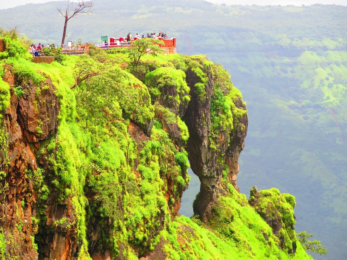 Day 02: Pune – Mahabaleshwar (120 km / 4-5 hrs)